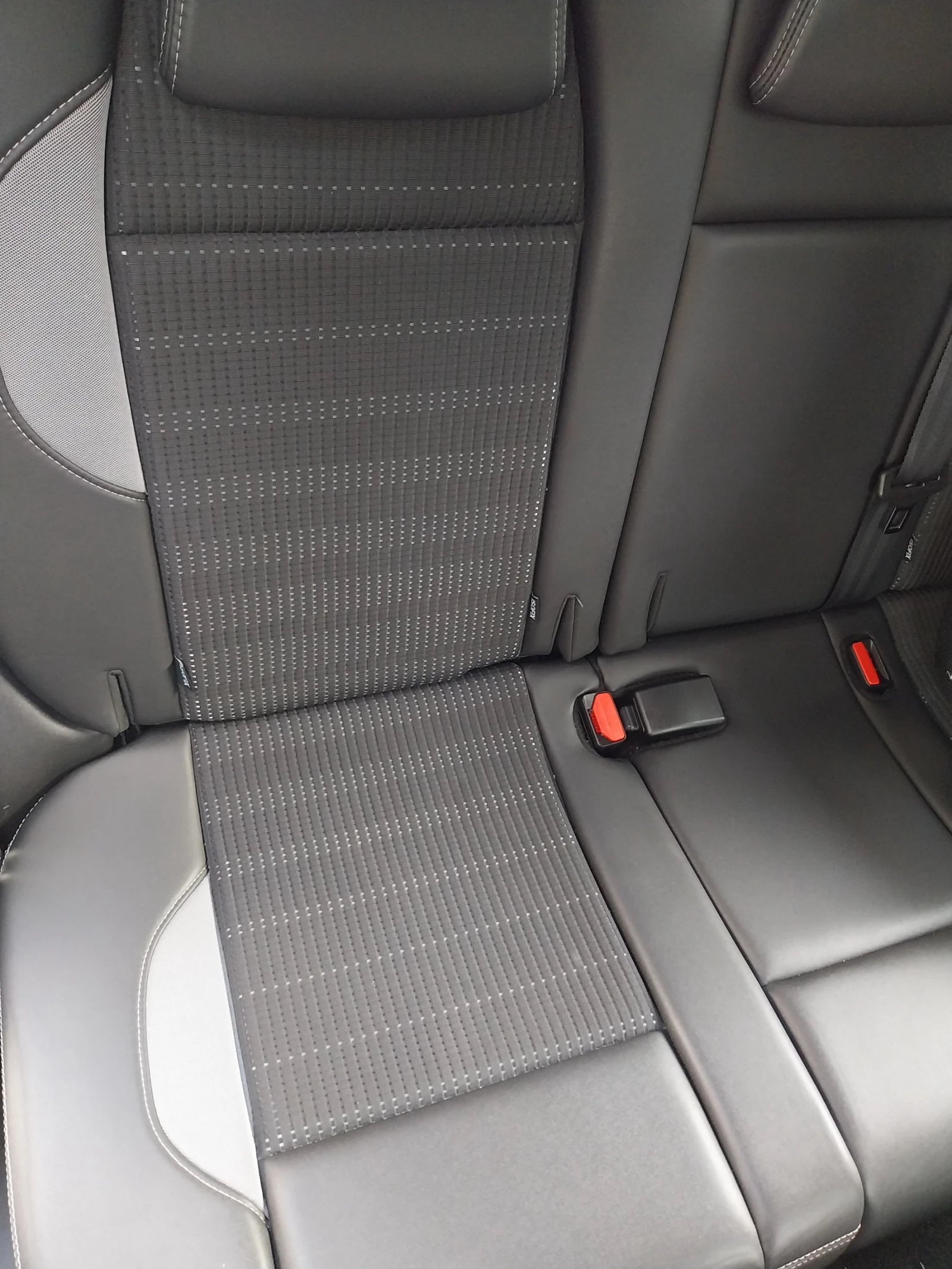 Peugeot 2008 Allure, снимка 7 - Автомобили и джипове - 54309457