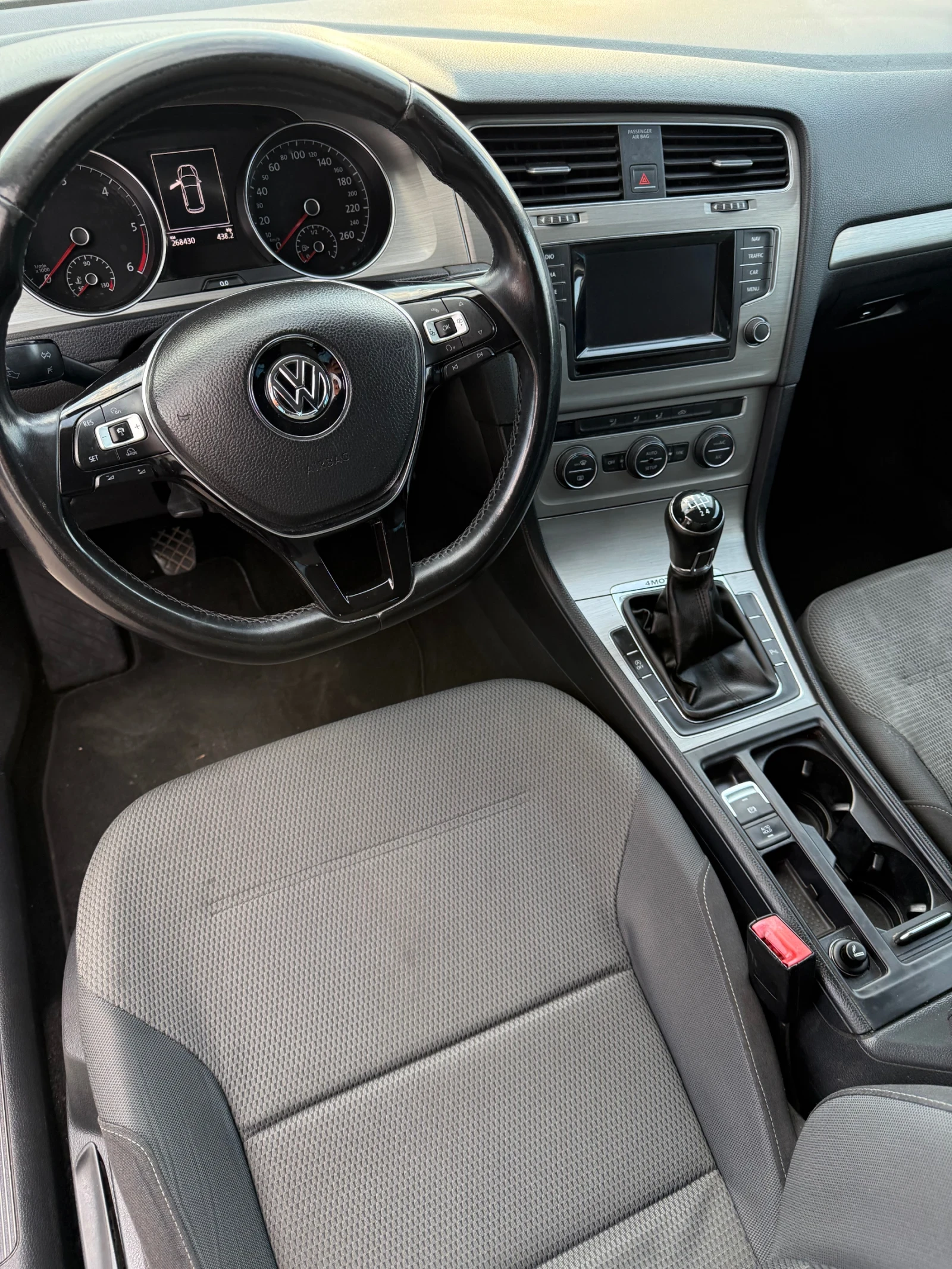 VW Golf, снимка 9 - Автомобили и джипове - 54390170