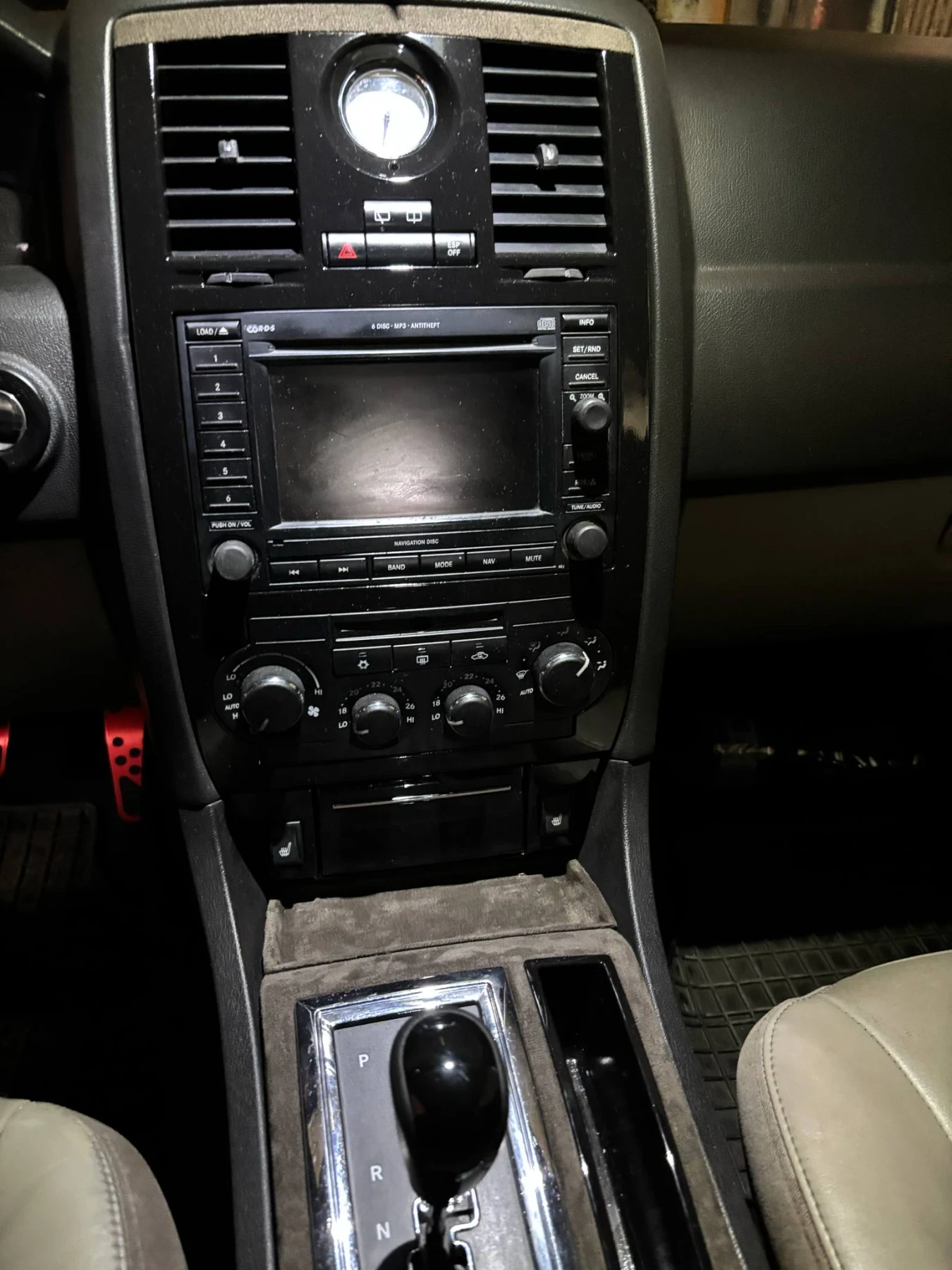 Chrysler 300c 3.0, снимка 12 - Автомобили и джипове - 54361270