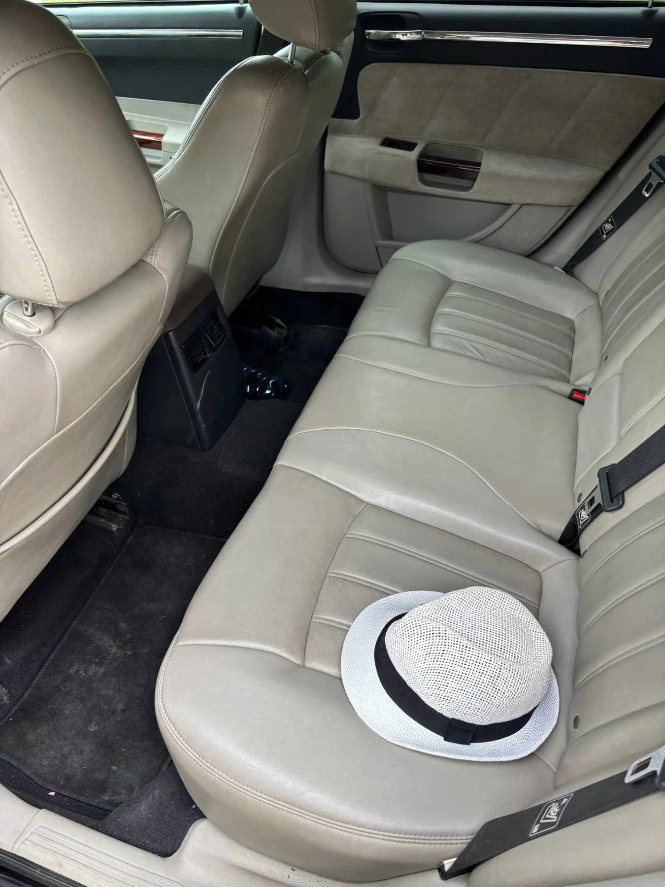 Chrysler 300c 3.0, снимка 8 - Автомобили и джипове - 54361270