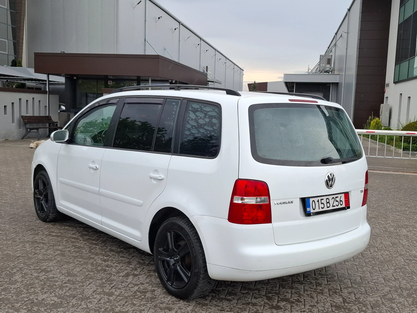 VW Touran 1.9TDI* (105кс)* 6-СКОРОСТИ* HOB BHOC* , снимка 7 - Автомобили и джипове - 54458635