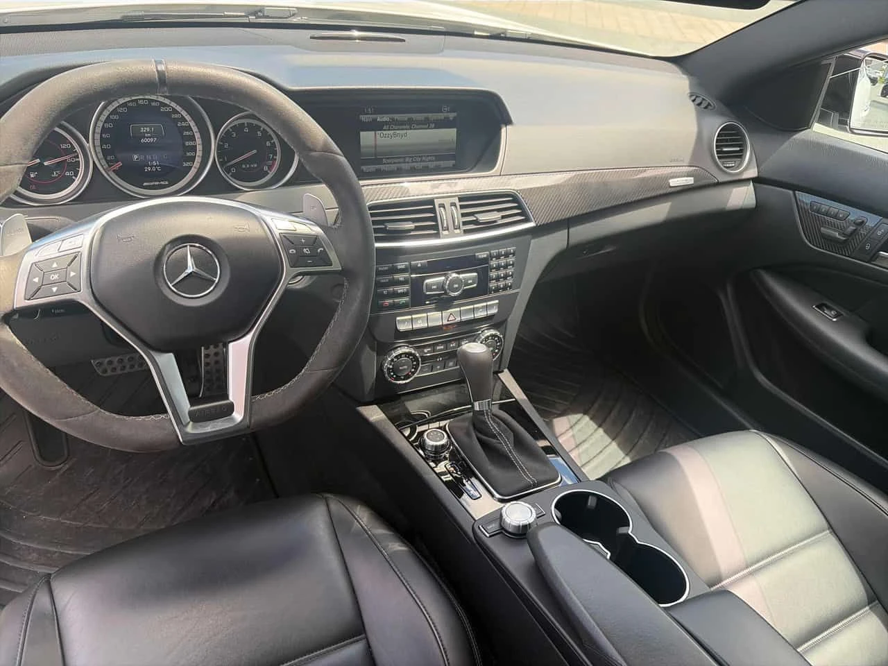 Mercedes-Benz C 63 AMG | КЛИП НА МОТОР| CARFAX| АВТОФИНАНСИРАНЕ, снимка 10 - Автомобили и джипове - 55053428