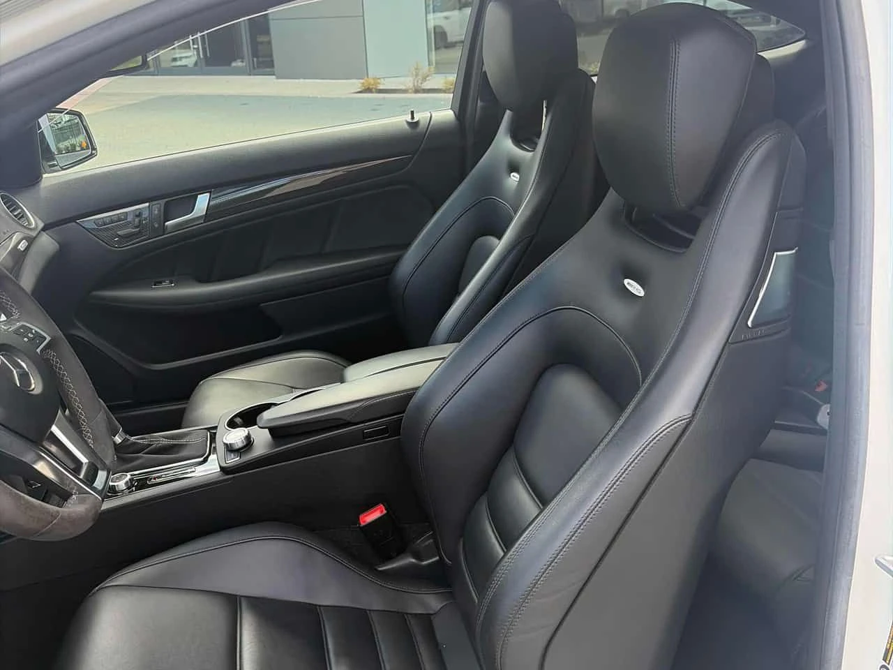 Mercedes-Benz C 63 AMG | КЛИП НА МОТОР| CARFAX| АВТОФИНАНСИРАНЕ, снимка 12 - Автомобили и джипове - 55053428
