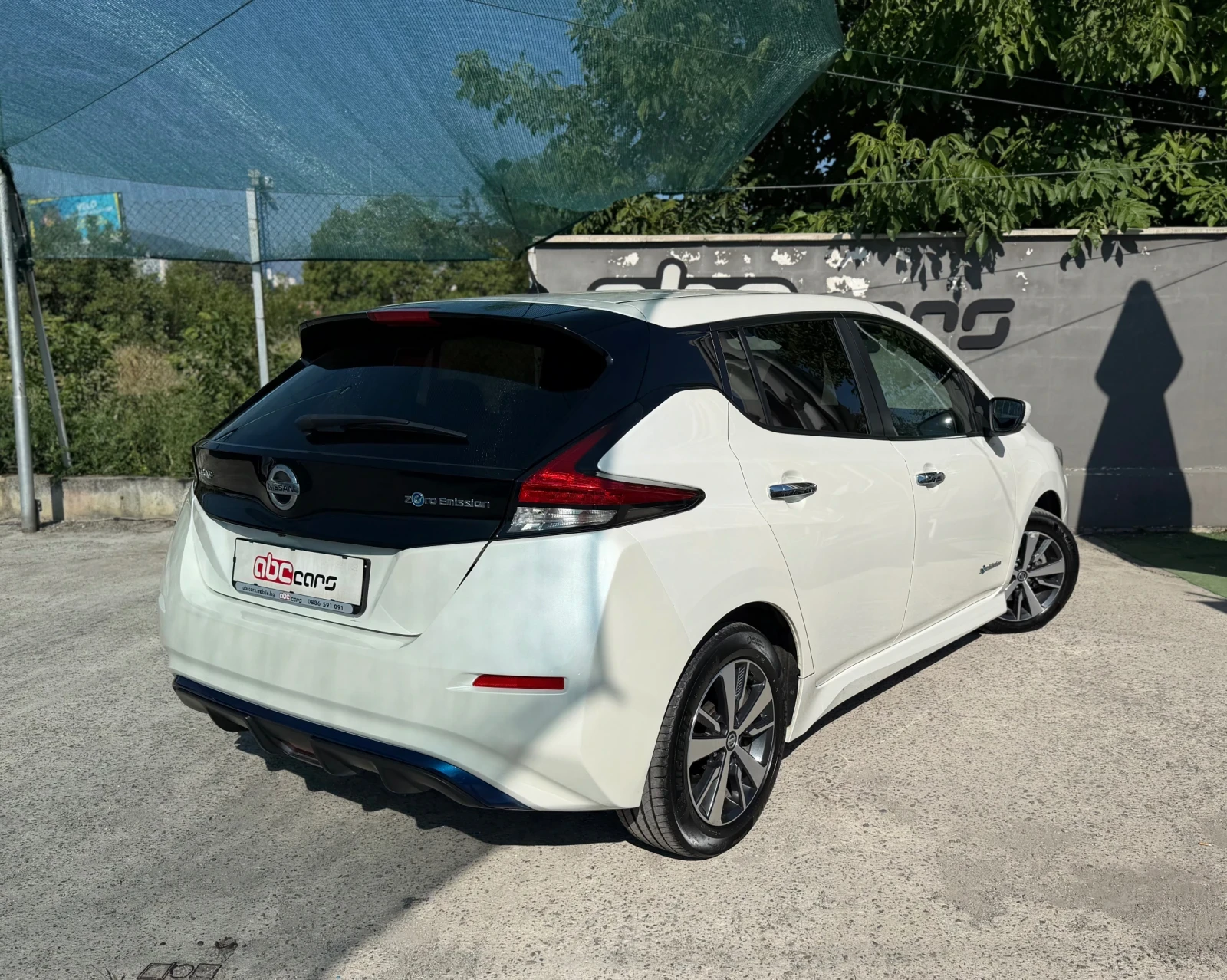 Nissan Leaf  40KWH, снимка 4 - Автомобили и джипове - 55537179