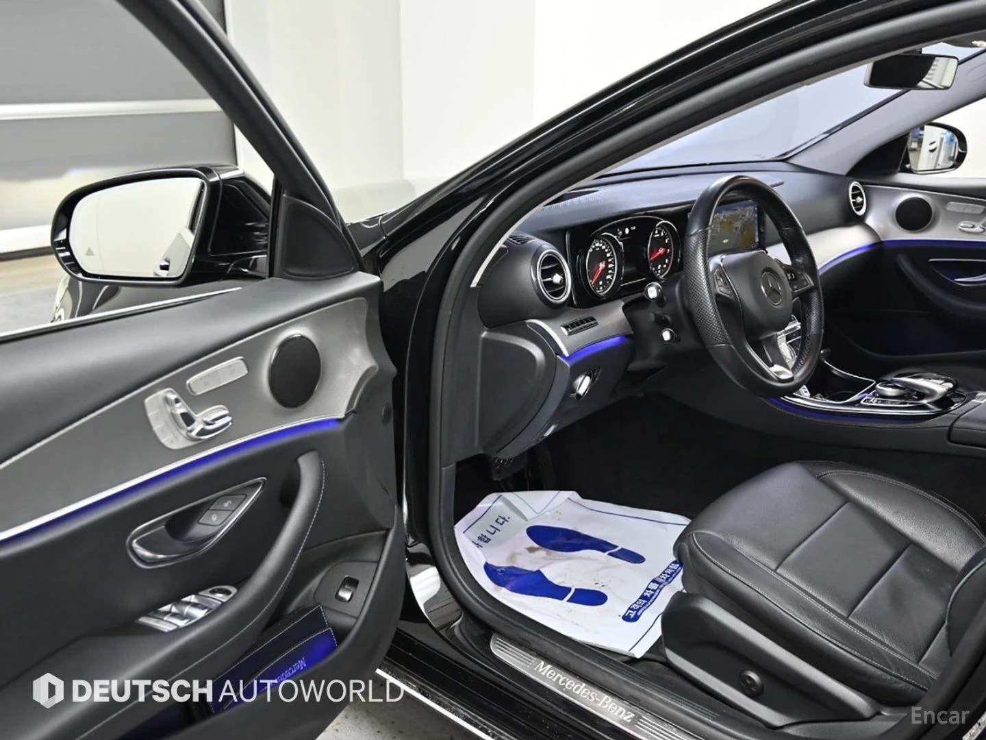 Mercedes-Benz E 200 AVANGARDE* HUD* КОЖА* НАВИ* ПАНО, снимка 9 - Автомобили и джипове - 55593336