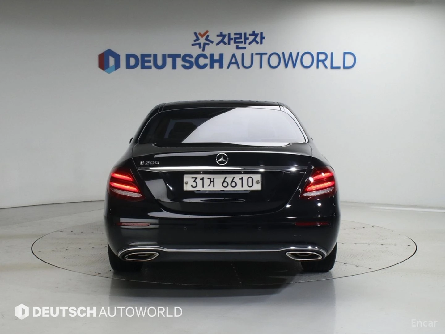 Mercedes-Benz E 200 AVANGARDE* HUD* КОЖА* НАВИ* ПАНО, снимка 4 - Автомобили и джипове - 55593336