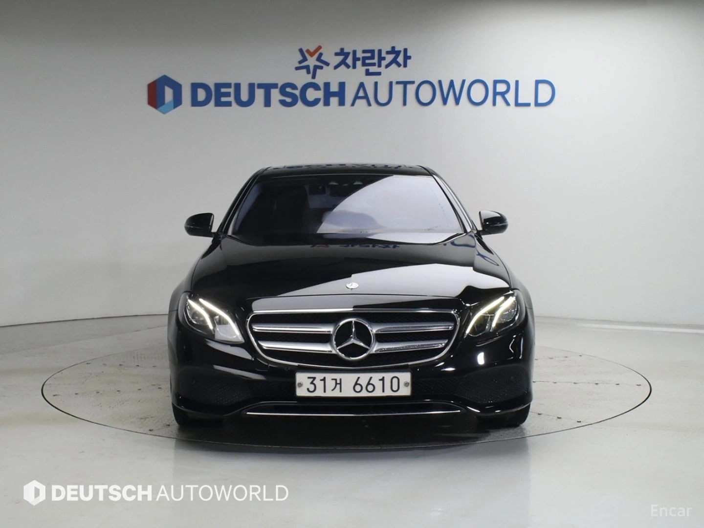 Mercedes-Benz E 200 AVANGARDE* HUD* КОЖА* НАВИ* ПАНО
