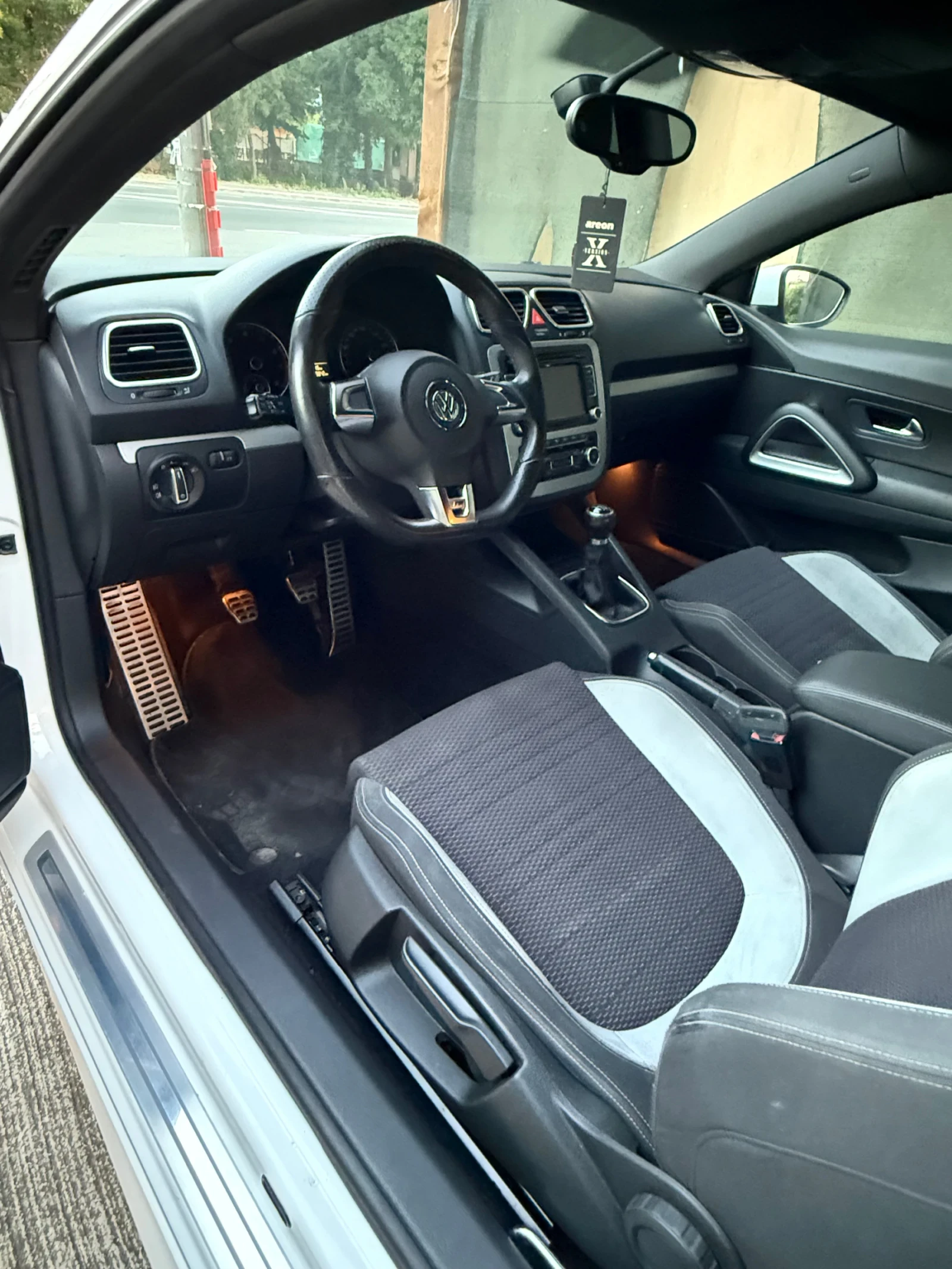 VW Scirocco R line, снимка 10 - Автомобили и джипове - 55966379