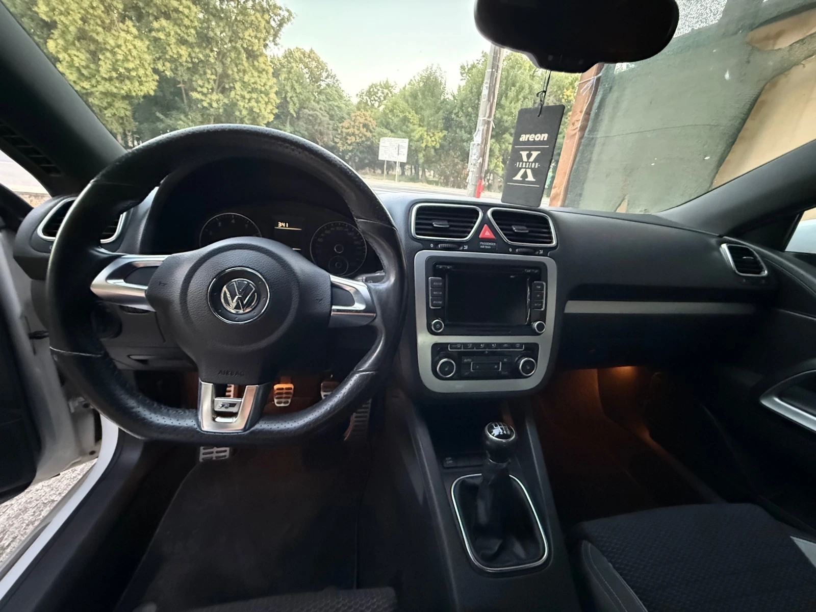 VW Scirocco R line, снимка 9 - Автомобили и джипове - 55966379