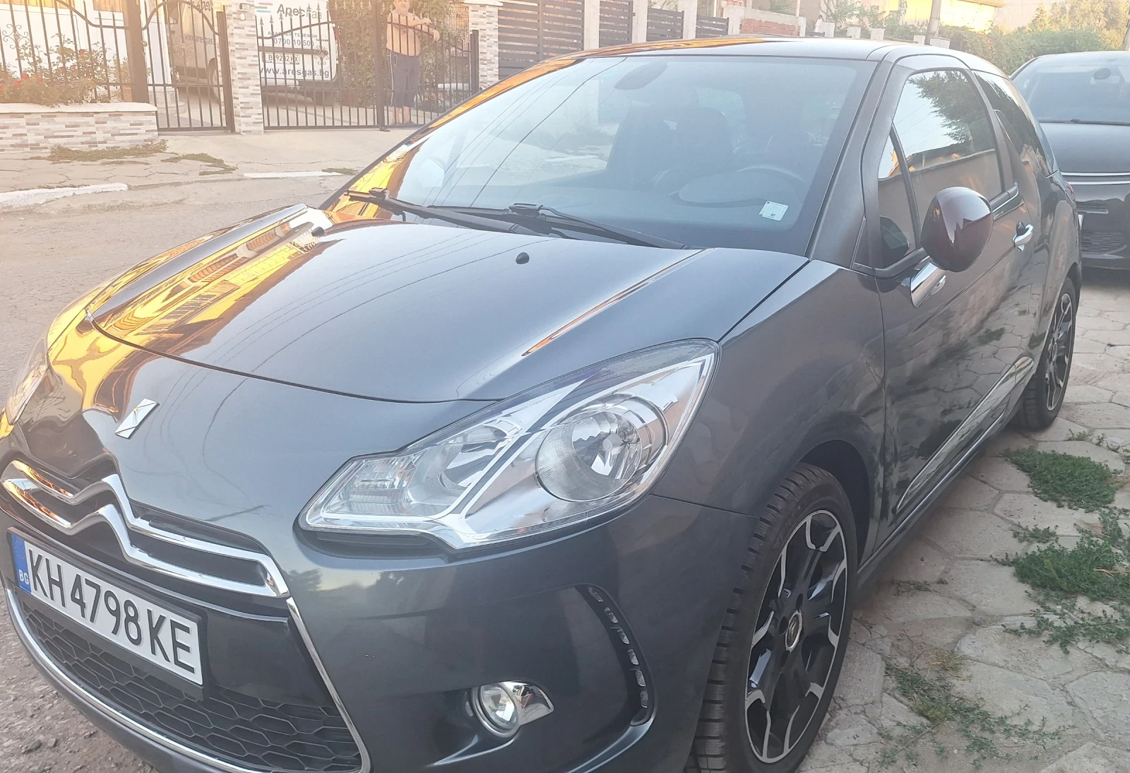 DS DS 3 1.4 benzin, снимка 2 - Автомобили и джипове - 56007250