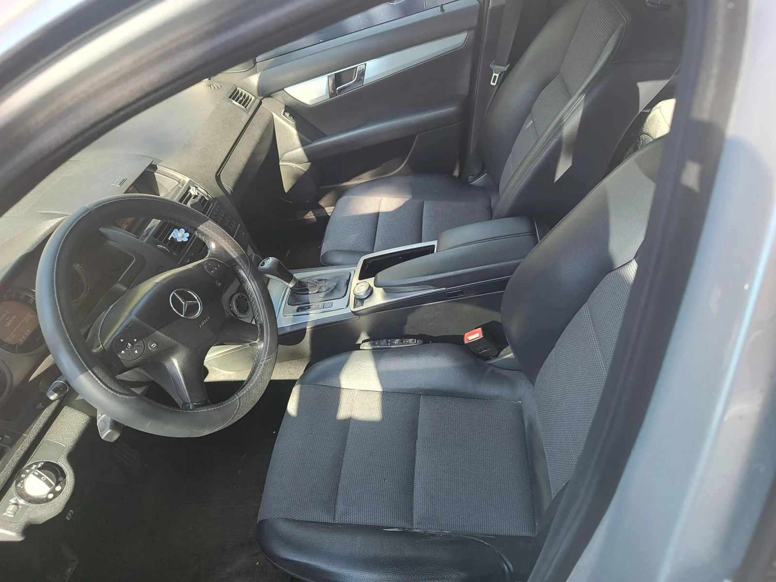 Mercedes-Benz C 220, снимка 9 - Автомобили и джипове - 56049717