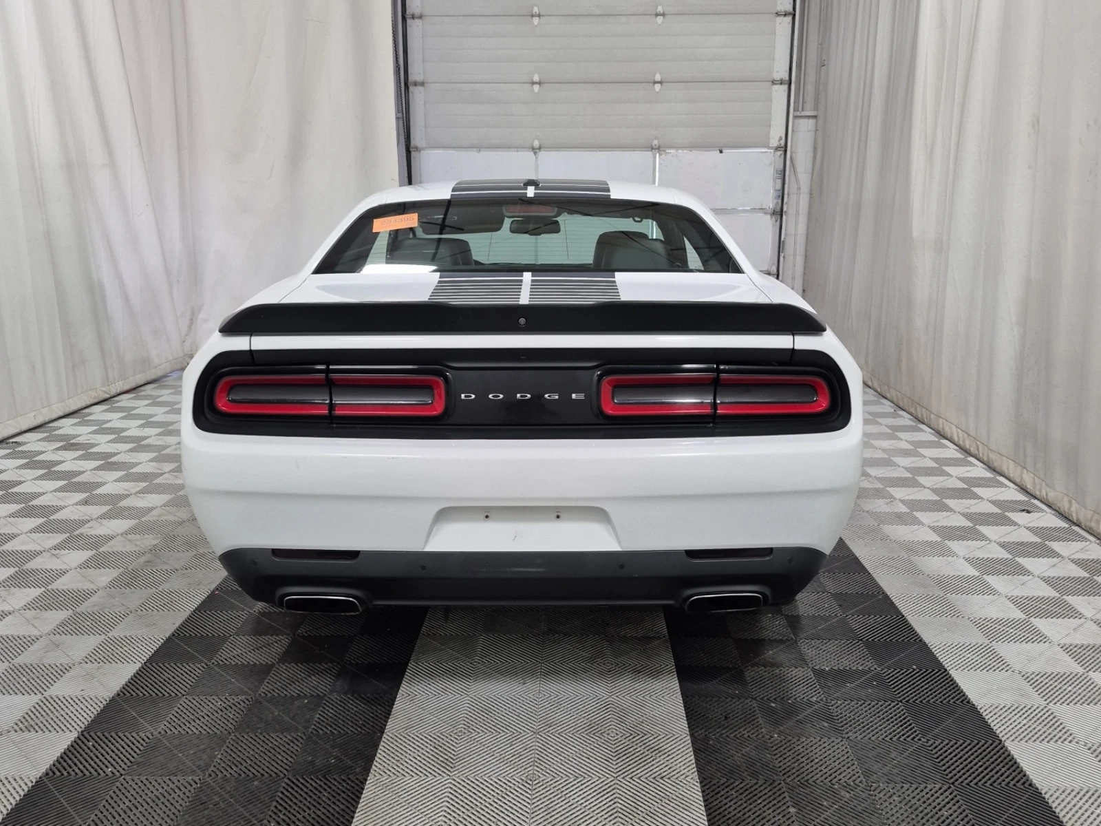 Dodge Challenger * SXT PLUS * CARFAX * БЕЗ ПЪРВОНАЧАЛНА ВНОСКА, снимка 17 - Автомобили и джипове - 56110861