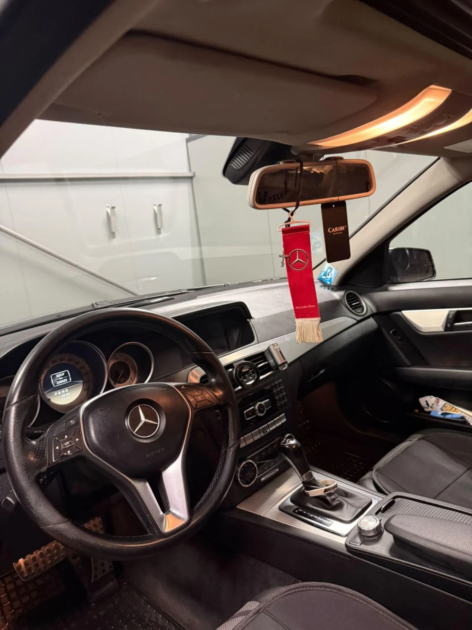 Mercedes-Benz C 220 2.2 CDI, снимка 5 - Автомобили и джипове - 56414395