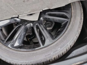 Land Rover Range Rover Velar FIRST EDITION /CARFAX/Панорама/Подгрев/Обдух/Ленти, снимка 13 - Автомобили и джипове - 53694209