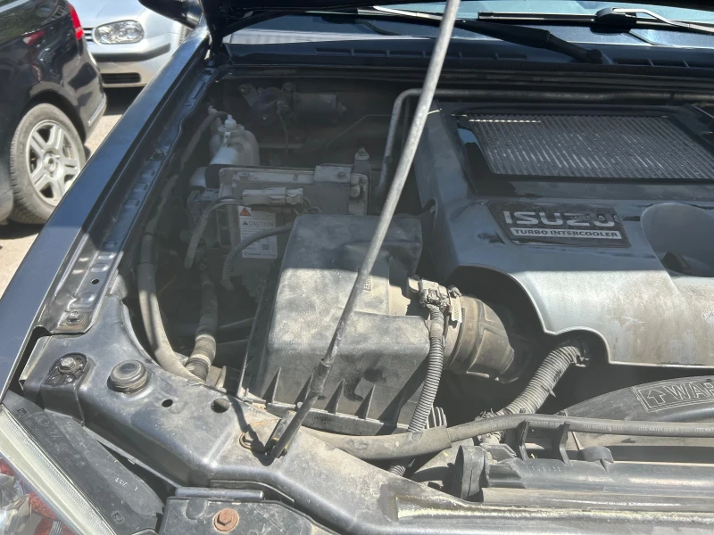 Isuzu D-max, снимка 13 - Автомобили и джипове - 51991331