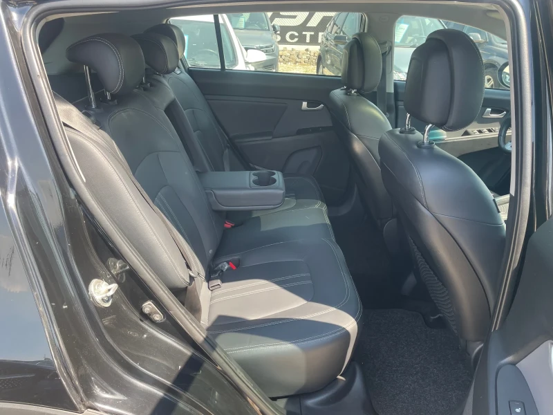 Kia Sportage 1.7CRDi Panorama, снимка 13 - Автомобили и джипове - 50959664
