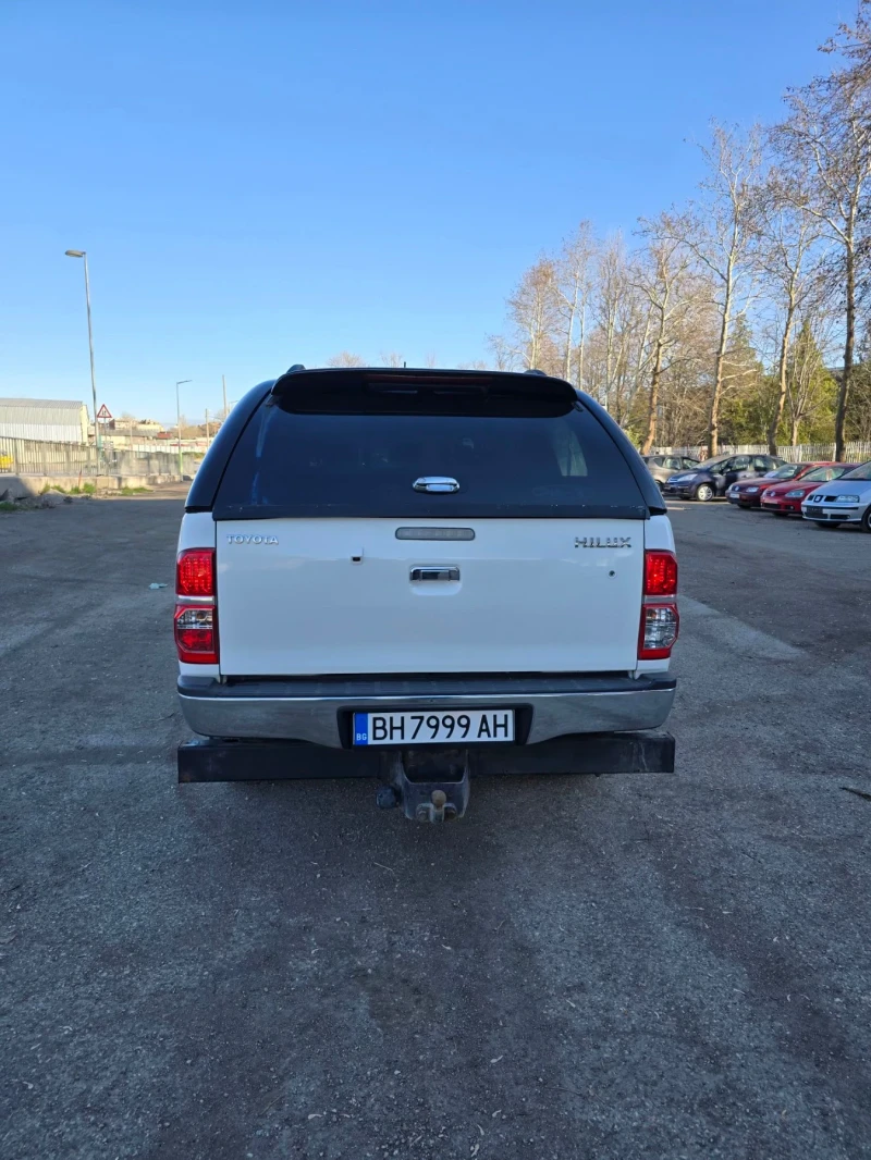 Toyota Hilux 3.0D4D, снимка 4 - Автомобили и джипове - 52093521