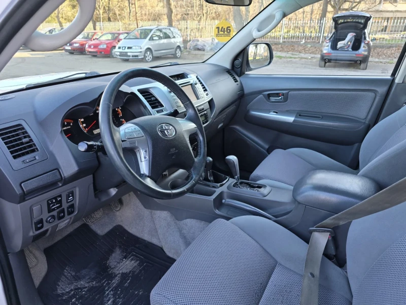 Toyota Hilux 3.0D4D, снимка 5 - Автомобили и джипове - 52093521