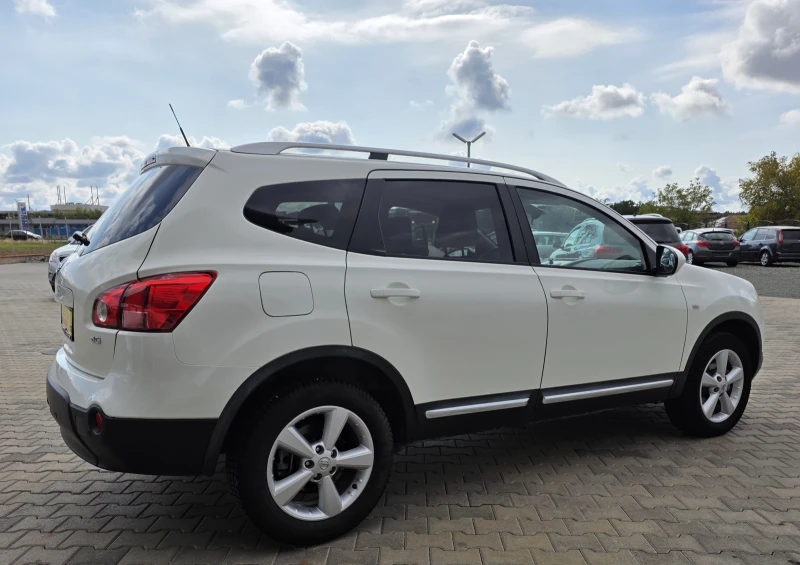 Nissan Qashqai 1.5DCI 7местна, снимка 4 - Автомобили и джипове - 52079104