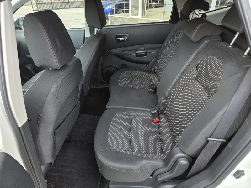 Nissan Qashqai 1.5DCI 7местна, снимка 13 - Автомобили и джипове - 52079104