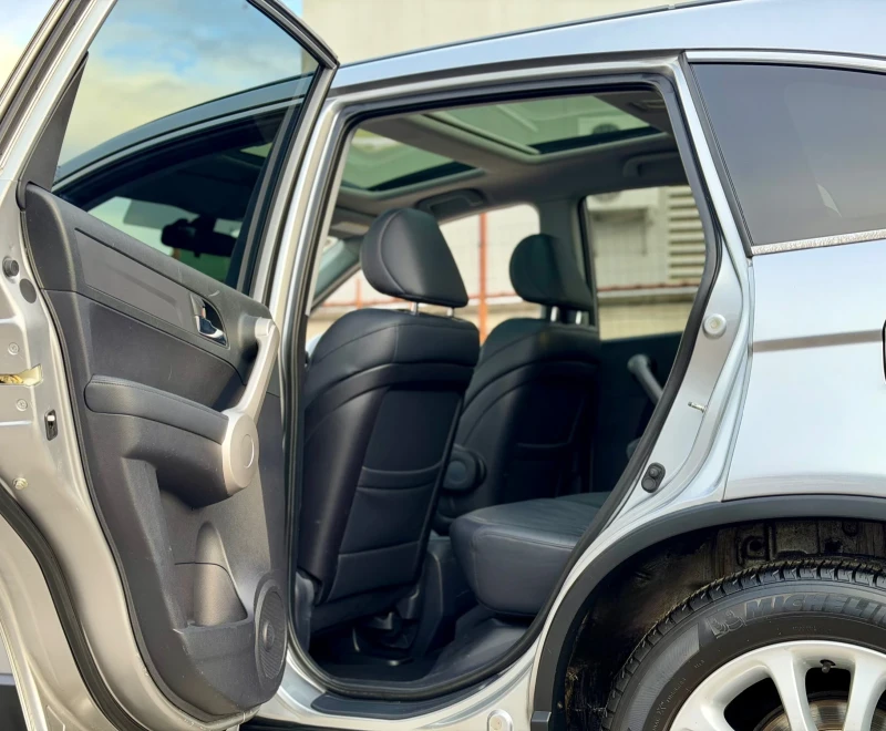Honda Cr-v 2.0i Executive Автоматик/Кожа/Нави/Панорама/, снимка 10 - Автомобили и джипове - 53047625