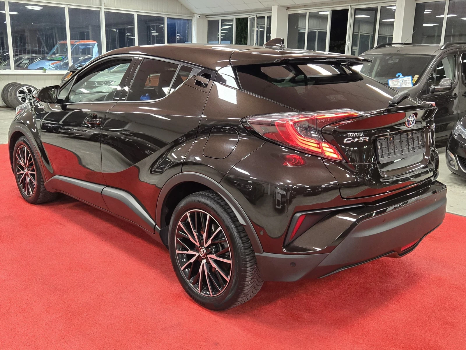 Toyota C-HR Premium / Hybrid - изображение 4
