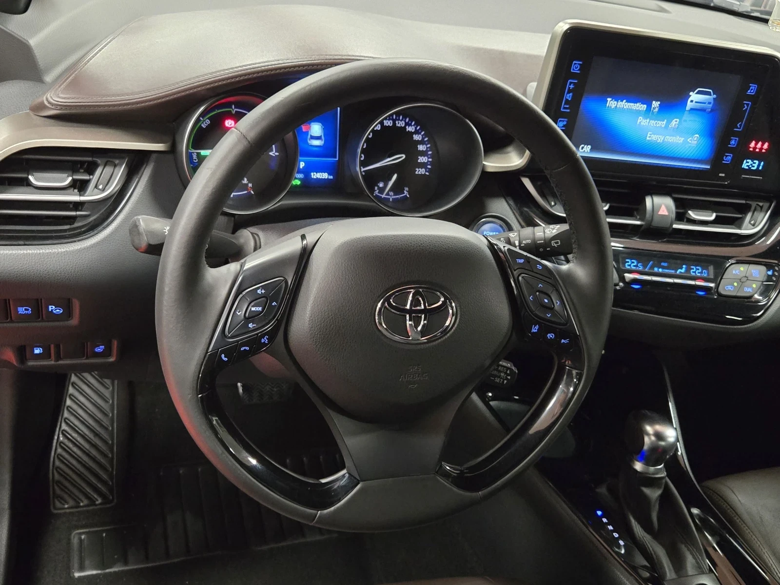 Toyota C-HR Premium / Hybrid - изображение 8