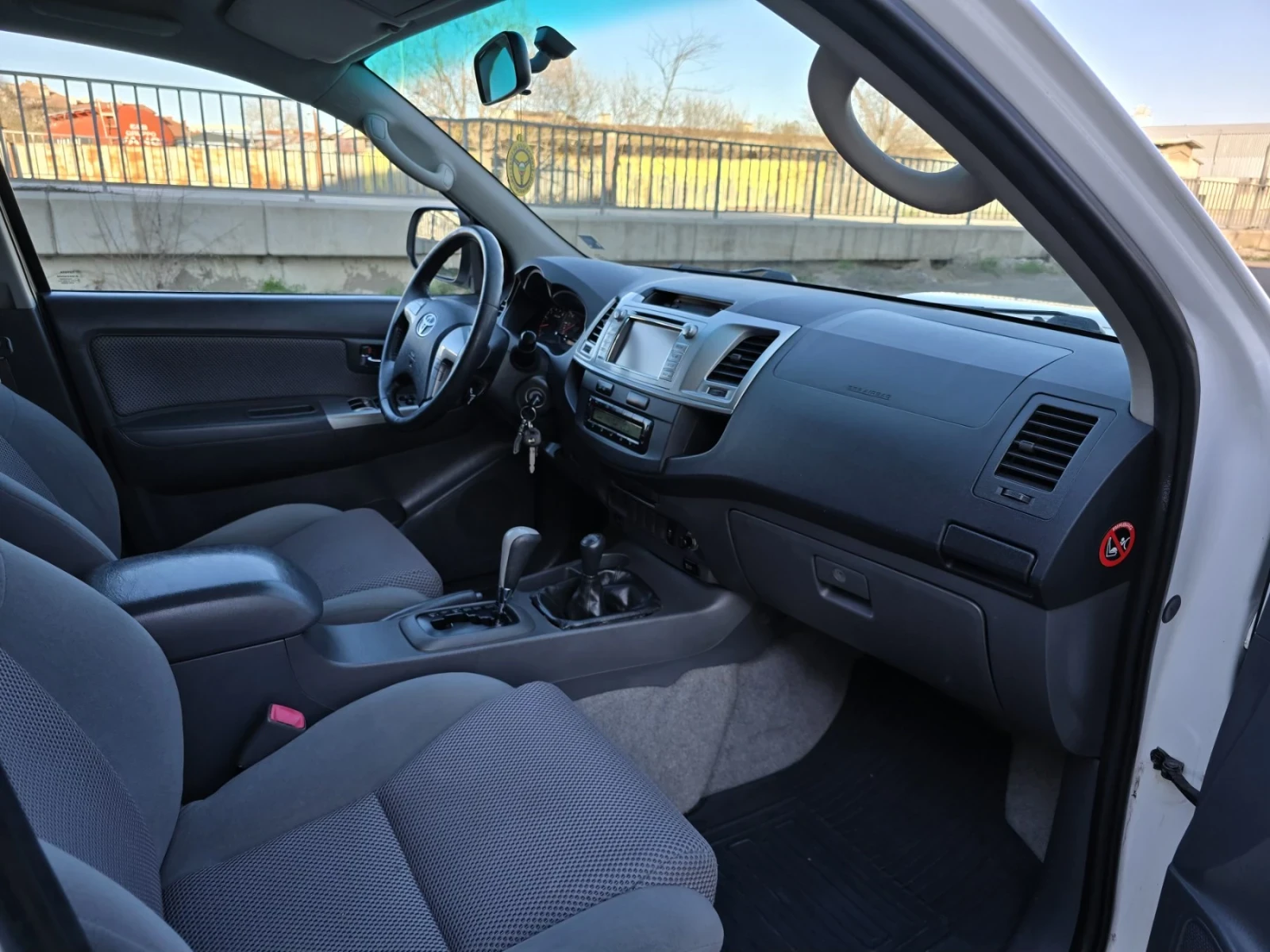 Toyota Hilux 3.0D4D - изображение 10