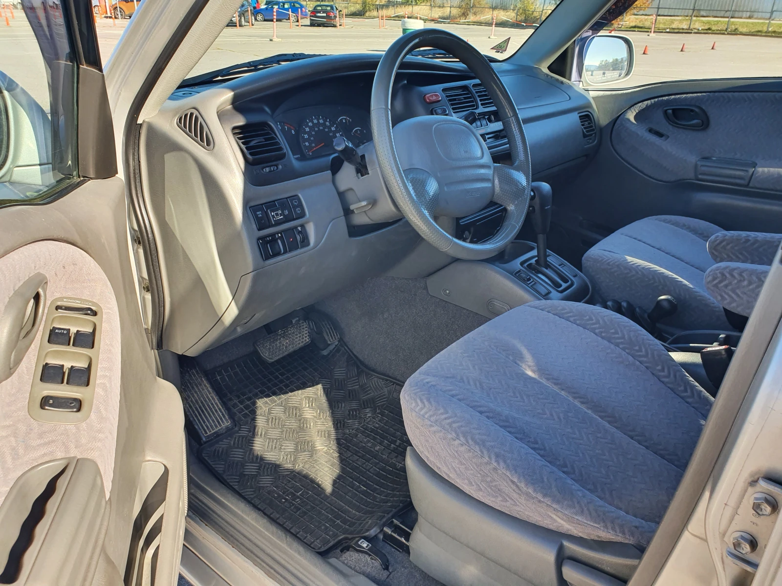 Suzuki Grand vitara 2.5 i V6 24V - изображение 5