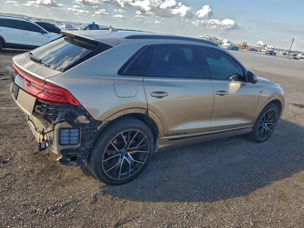 Audi Q8 QUATTRO * PRESTIGE * NAV * CAMERA * ПОДГРЕВ - изображение 4