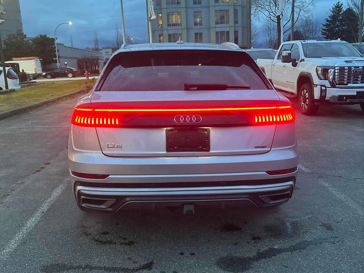 Audi Q8 Technik/DIS/360/MATRIX/ОБДУХВАНЕ, снимка 5 - Автомобили и джипове - 53746494