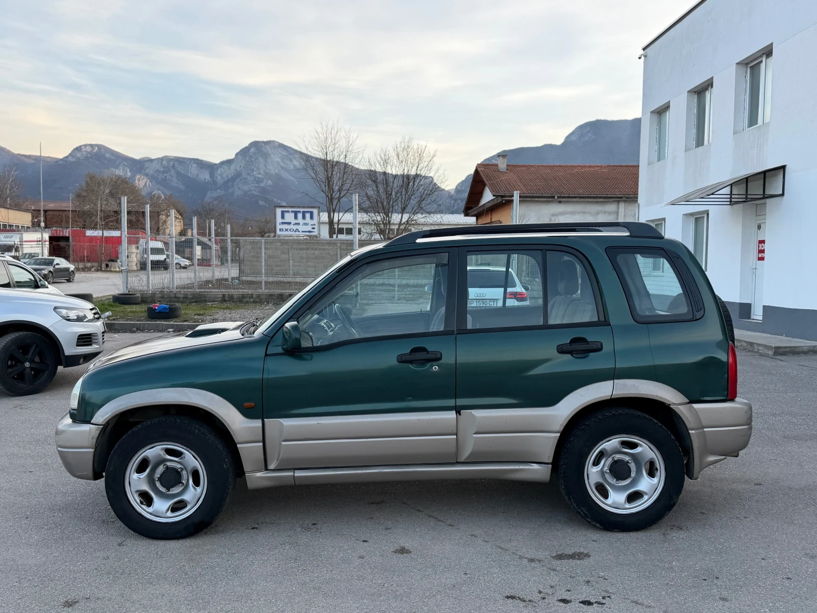 Suzuki Grand vitara 2.0HDI CLIMA 4x4, снимка 2 - Автомобили и джипове - 53774238