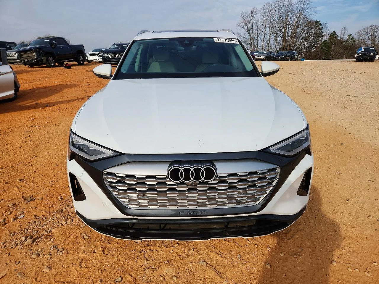 Audi Q8 E-Tron Premium Plus, снимка 5 - Автомобили и джипове - 54419040