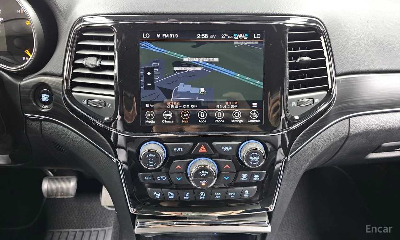 Jeep Grand cherokee 3.6* V6* 8ZF* 80TH* ANNIVERSARY* ОБДУХВАНЕ* ДИСТРО, снимка 9 - Автомобили и джипове - 55472300