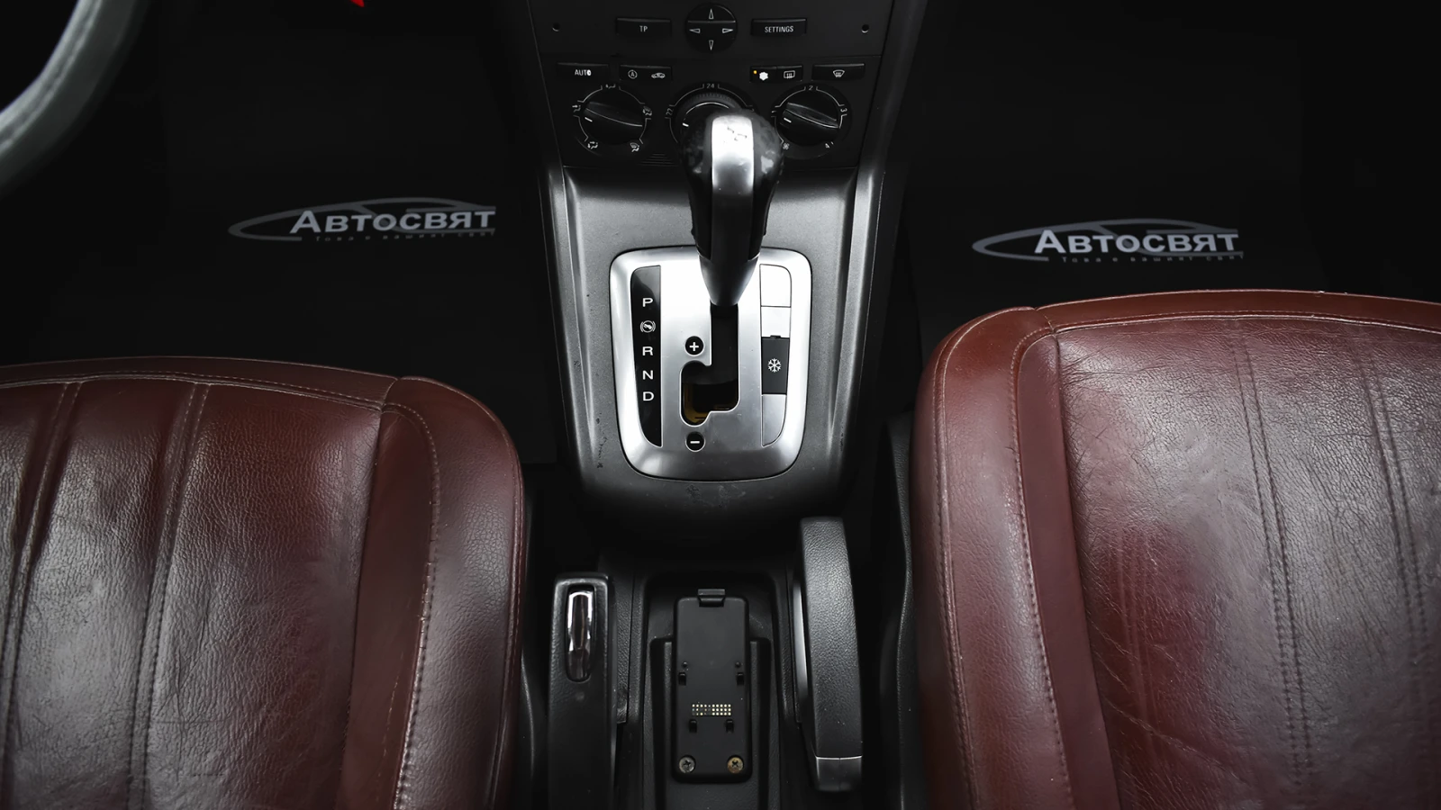 Opel Antara Cosmo 2.0 CDTI 4x4 Automatic, снимка 15 - Автомобили и джипове - 55572138
