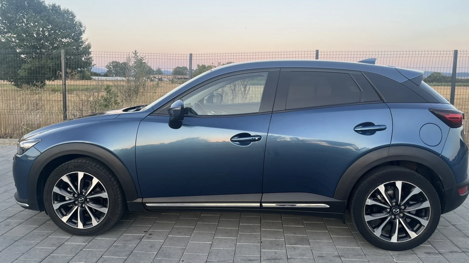 Mazda CX-3 2.0i 4x4, Keyless, Distronic, Bose, Head up, снимка 4 - Автомобили и джипове - 55730027