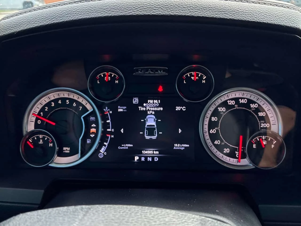 Dodge RAM 1500 * Sport * АВТОКРЕДИТ БЕЗ ПЪРВОНАЧАЛНА ВНОСКА* , снимка 8 - Автомобили и джипове - 55777929