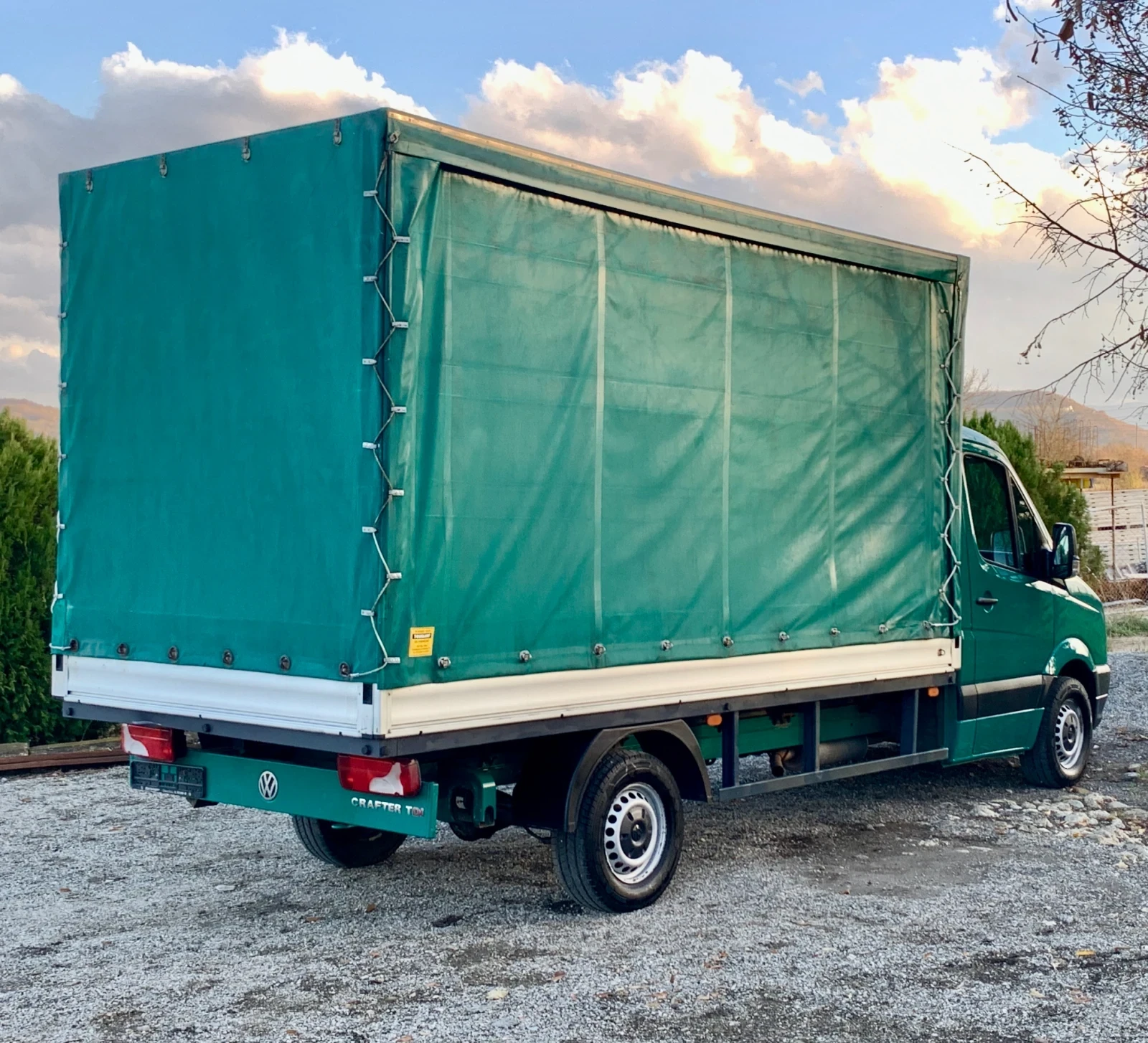 VW Crafter  ЩОРА* КЛИМАТИК* НАВИГАЦИЯ* СЕРВИЗНИ ДОКУМЕНТИ - изображение 6