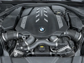 BMW 750 xDrive, С РЕГИСТРАЦИЯ&АВТО КРЕДИТ, снимка 3
