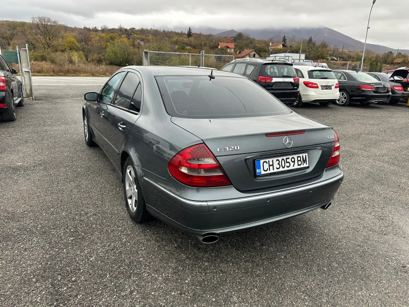 Mercedes-Benz E 320 AVANTGARDE* НАВИ* КОЖА* КСЕНОН, снимка 4 - Автомобили и джипове - 47945072