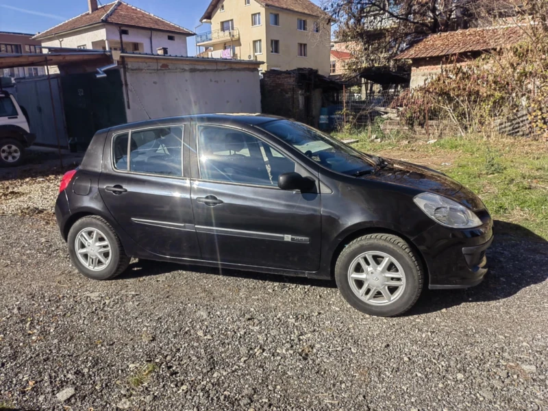 Renault Clio, снимка 1 - Автомобили и джипове - 48040793