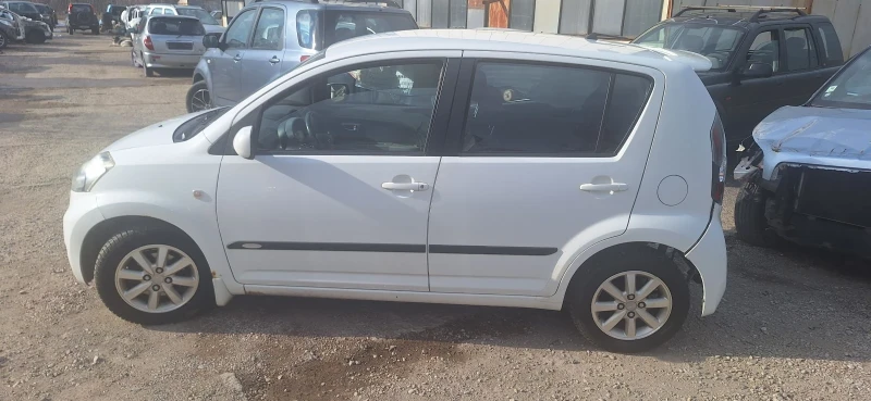 Daihatsu Sirion 1.3 k3ve 4х4 на части, снимка 6 - Автомобили и джипове - 49273933