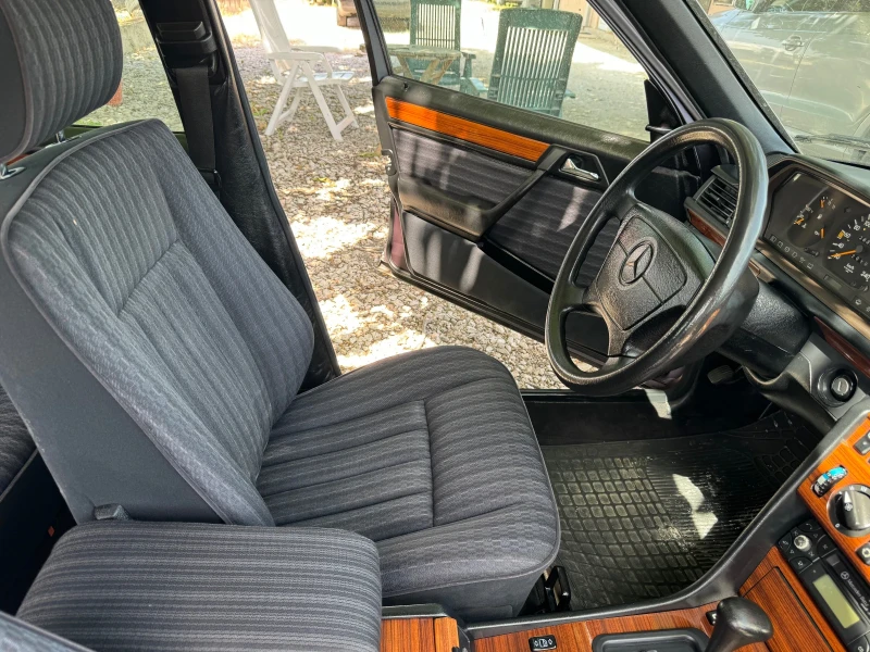 Mercedes-Benz 124 2.6 бензин , снимка 7 - Автомобили и джипове - 50215324