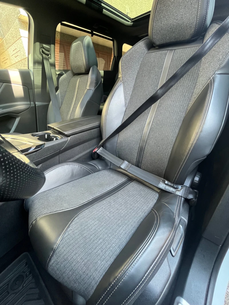 Peugeot 5008 2.0 BluHdi GT-line 7 места, снимка 11 - Автомобили и джипове - 52119657
