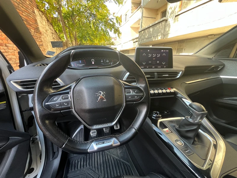 Peugeot 5008 2.0 BluHdi GT-line 7 места, снимка 10 - Автомобили и джипове - 52119657