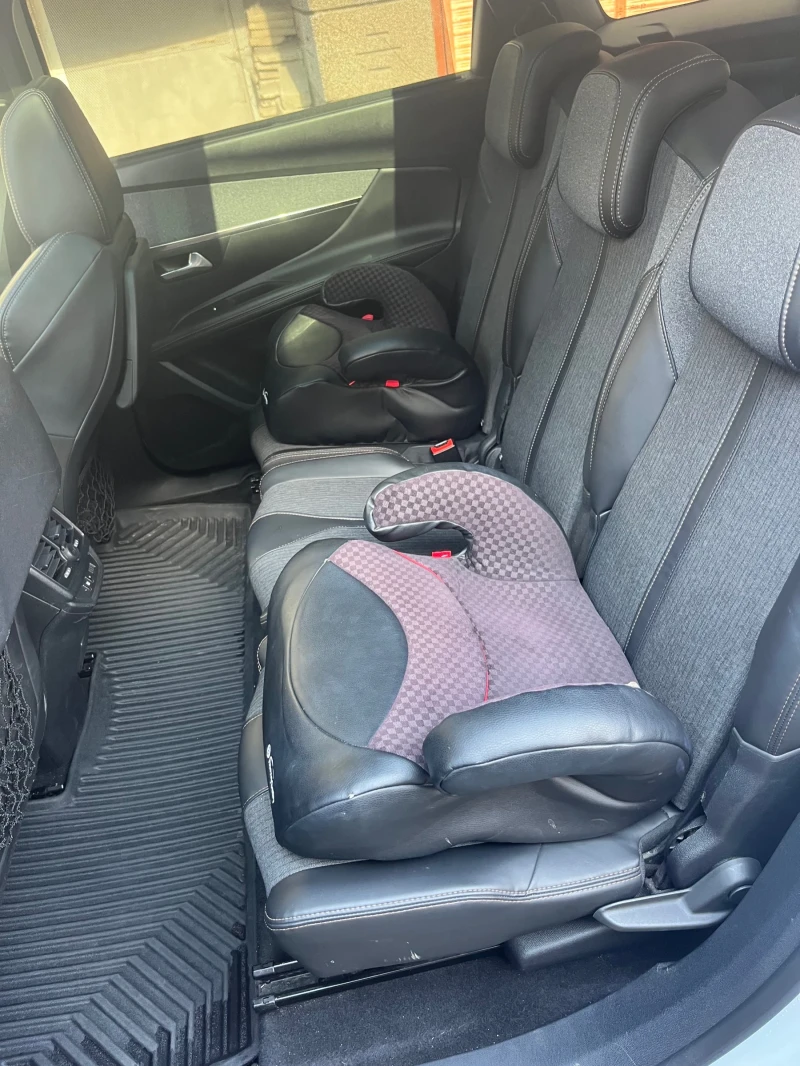Peugeot 5008 2.0 BluHdi GT-line 7 места, снимка 17 - Автомобили и джипове - 52119657