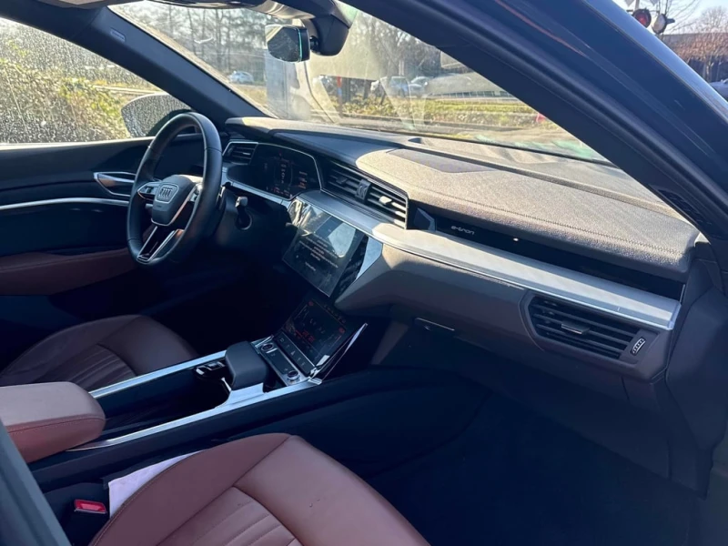 Audi E-Tron * quattro * CARFAX * БЕЗ ПЪРВОНАЧАЛНА ВНОСКА, снимка 12 - Автомобили и джипове - 53322951