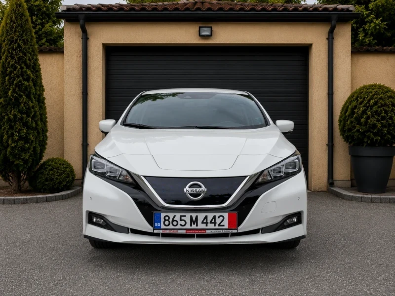 Nissan Leaf  Nissan Leaf 64Wh BOSSE DIS KAMERA 360 40000км, снимка 2 - Автомобили и джипове - 55911669