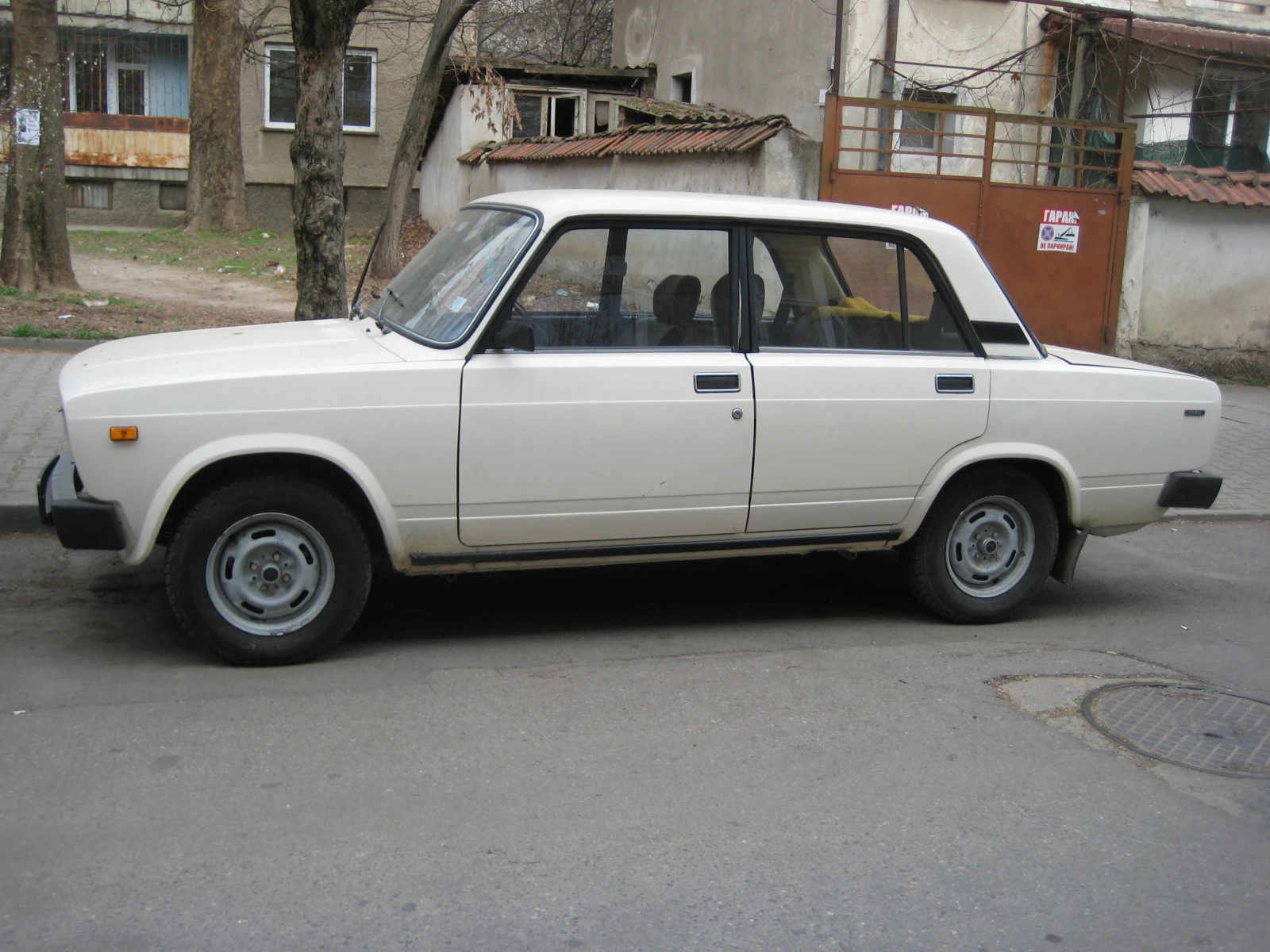 Lada 2105 1.3 - изображение 1