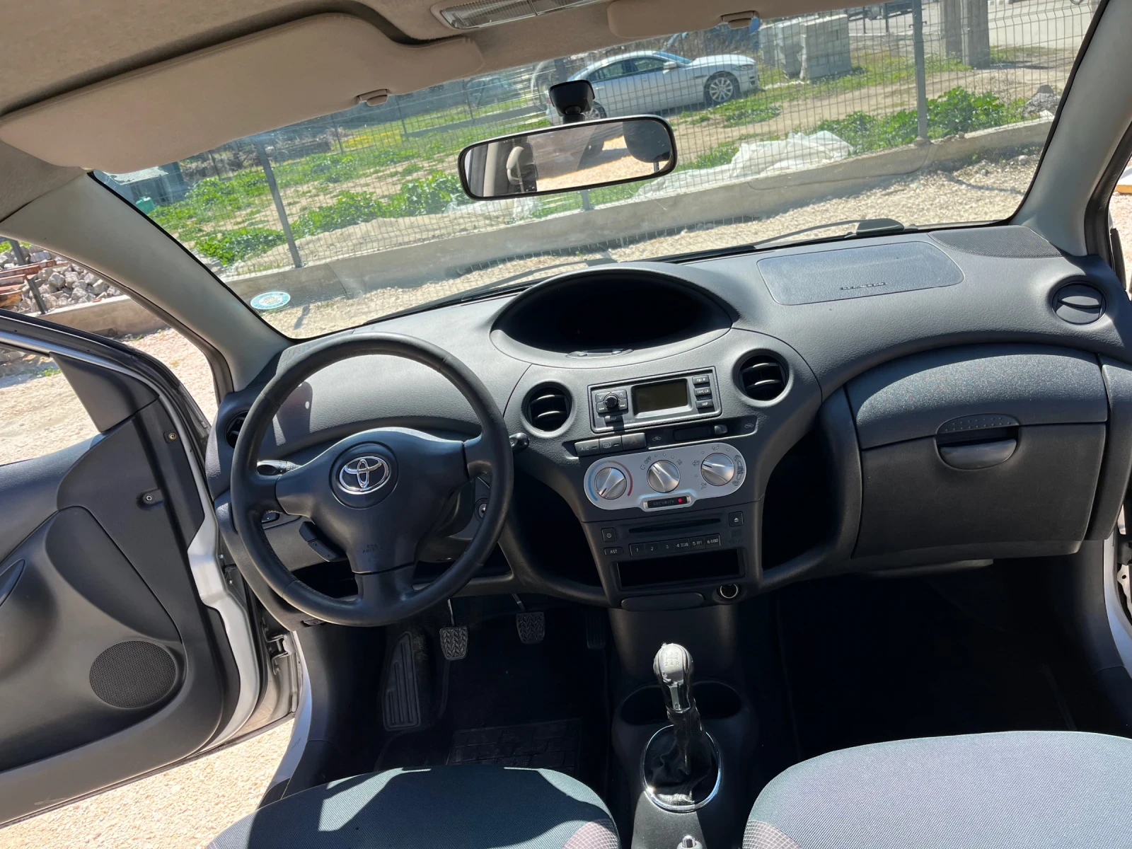 Toyota Yaris 1.4 - изображение 10